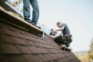Local Roofers in Four Corners, IA